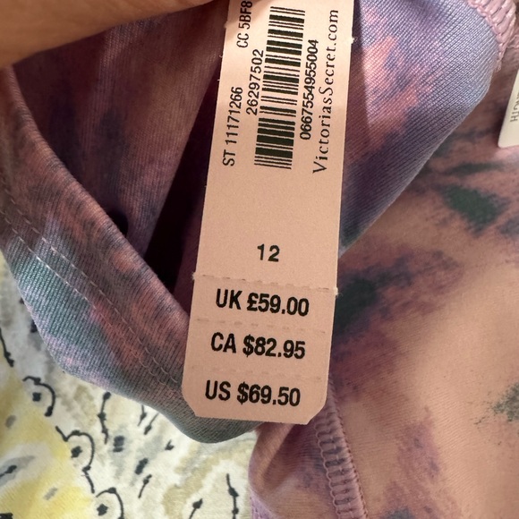 Victoria Secret incredible essential legging. High rise. Size 12. BNWT. - Picture 2 of 6